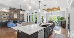 14790 Thousand Oaks Place, Parkville, MO 64152