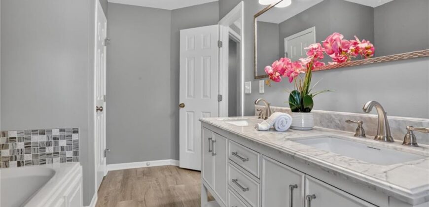 724 N Plum Rose Drive, Liberty, MO 64068