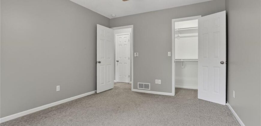 724 N Plum Rose Drive, Liberty, MO 64068
