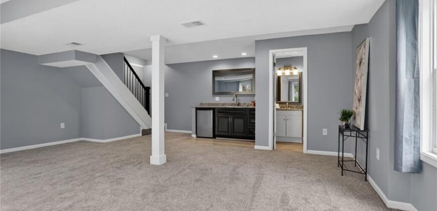 724 N Plum Rose Drive, Liberty, MO 64068
