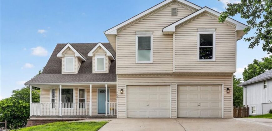 724 N Plum Rose Drive, Liberty, MO 64068