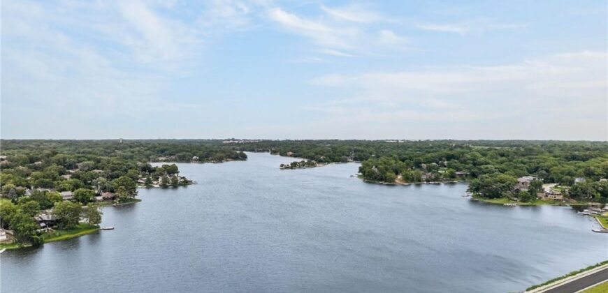7608 NW Roberts Road, Weatherby Lake, MO 64152