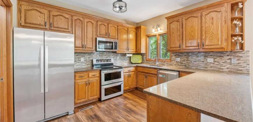 7608 NW Roberts Road, Weatherby Lake, MO 64152