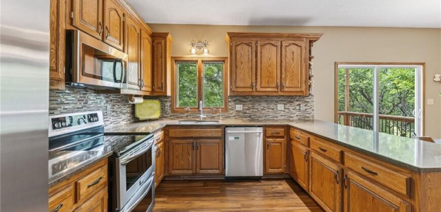 7608 NW Roberts Road, Weatherby Lake, MO 64152