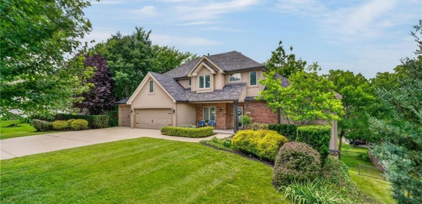 7608 NW Roberts Road, Weatherby Lake, MO 64152
