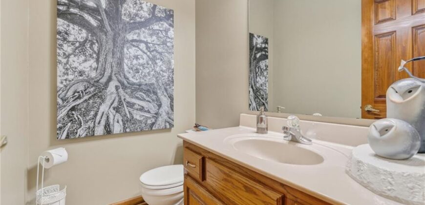 7608 NW Roberts Road, Weatherby Lake, MO 64152