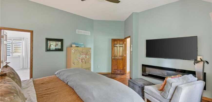 7608 NW Roberts Road, Weatherby Lake, MO 64152