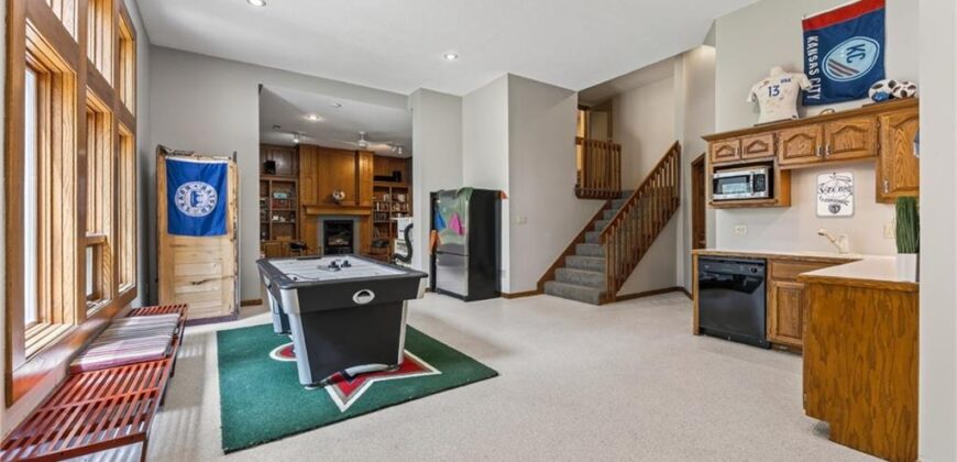 7608 NW Roberts Road, Weatherby Lake, MO 64152