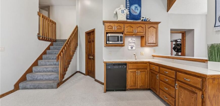 7608 NW Roberts Road, Weatherby Lake, MO 64152