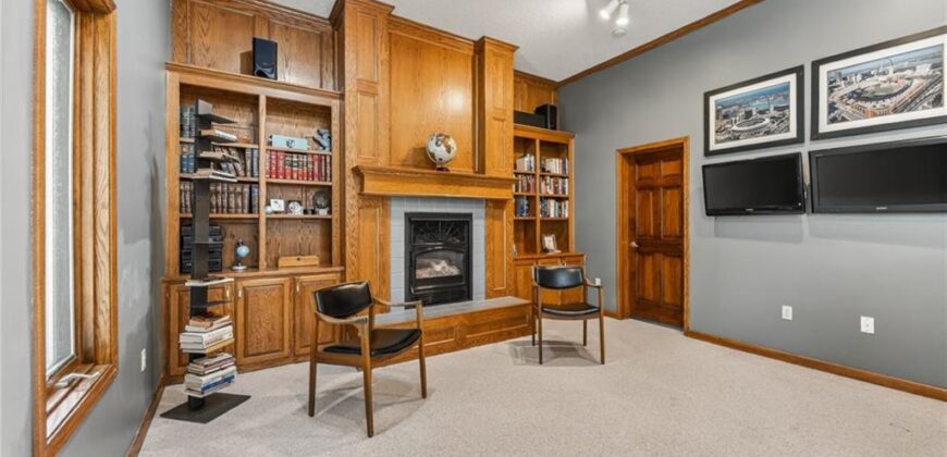 7608 NW Roberts Road, Weatherby Lake, MO 64152