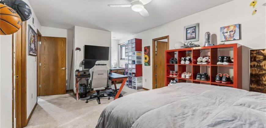 7608 NW Roberts Road, Weatherby Lake, MO 64152