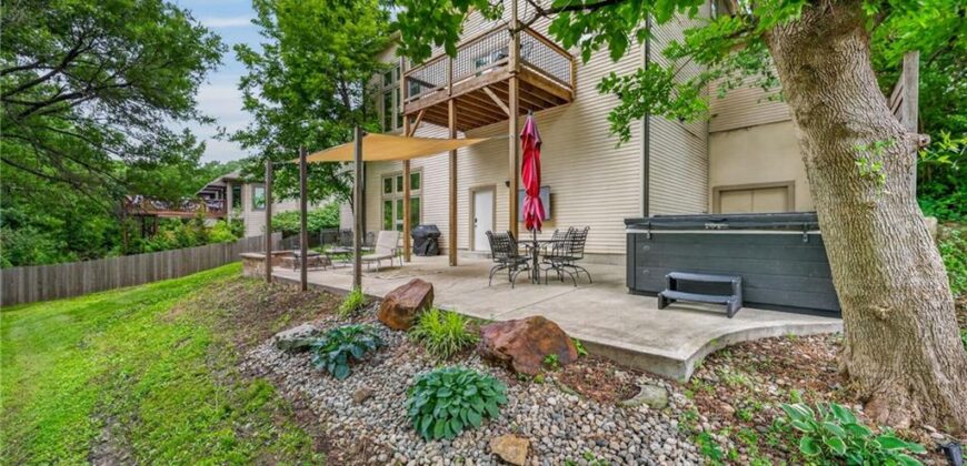 7608 NW Roberts Road, Weatherby Lake, MO 64152