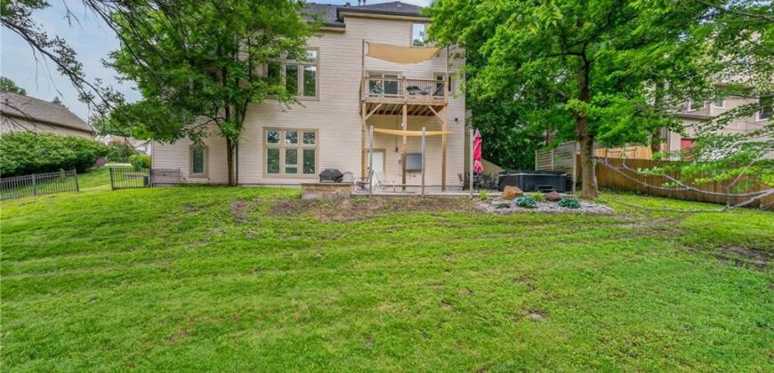 7608 NW Roberts Road, Weatherby Lake, MO 64152