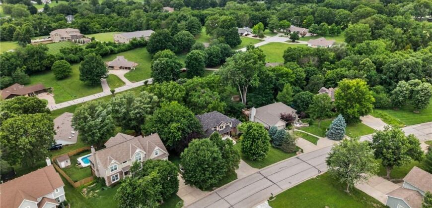 7608 NW Roberts Road, Weatherby Lake, MO 64152