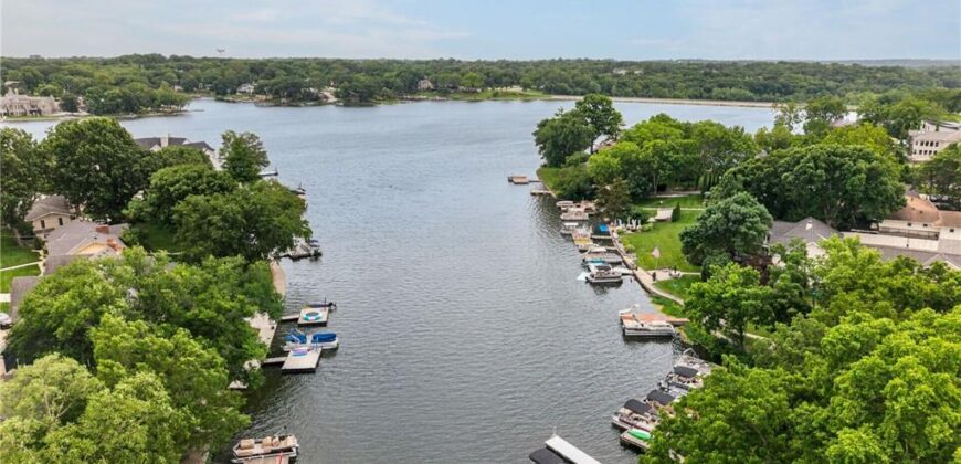 7608 NW Roberts Road, Weatherby Lake, MO 64152