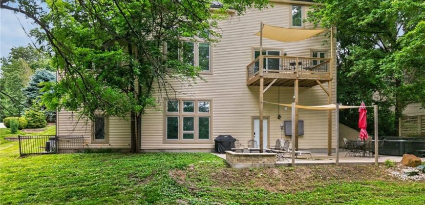 7608 NW Roberts Road, Weatherby Lake, MO 64152