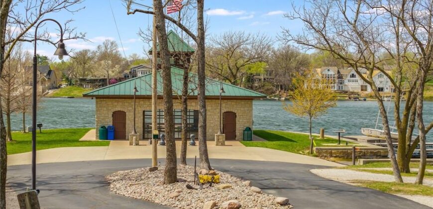 7608 NW Roberts Road, Weatherby Lake, MO 64152