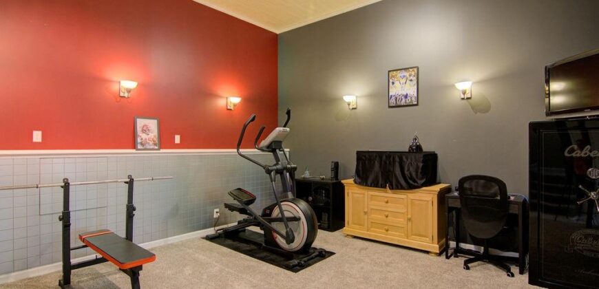 1108 NW 71st Court, Kansas City, MO 64118