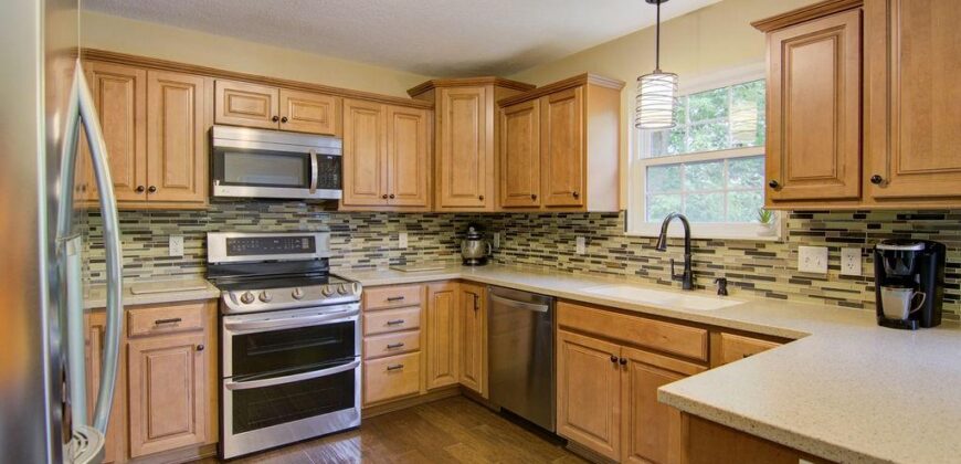 1108 NW 71st Court, Kansas City, MO 64118