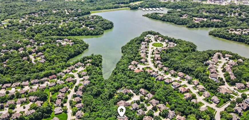 6104 Timberidge Court, Parkville, MO 64152