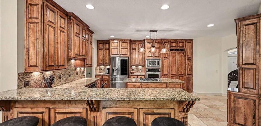6104 Timberidge Court, Parkville, MO 64152