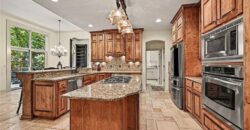 6104 Timberidge Court, Parkville, MO 64152