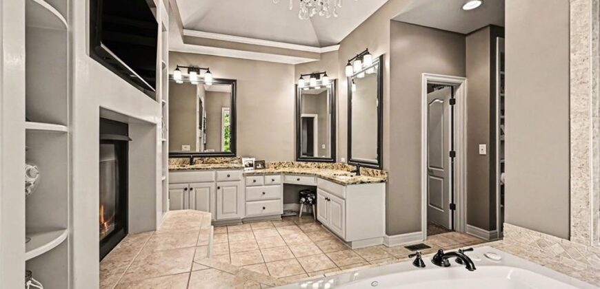 6104 Timberidge Court, Parkville, MO 64152
