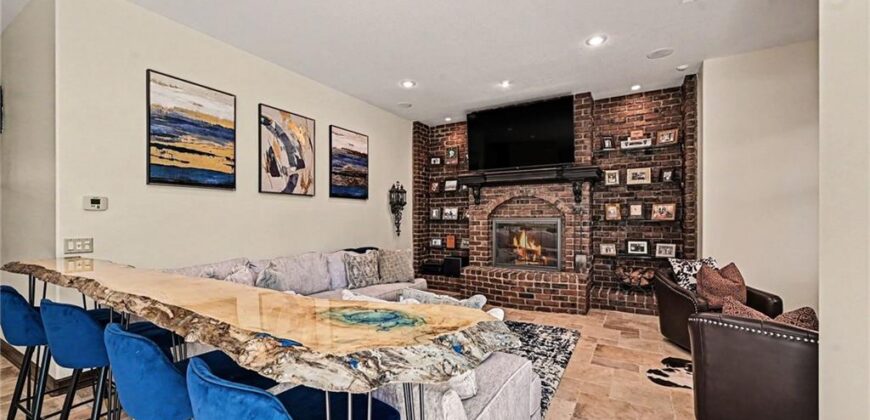 6104 Timberidge Court, Parkville, MO 64152