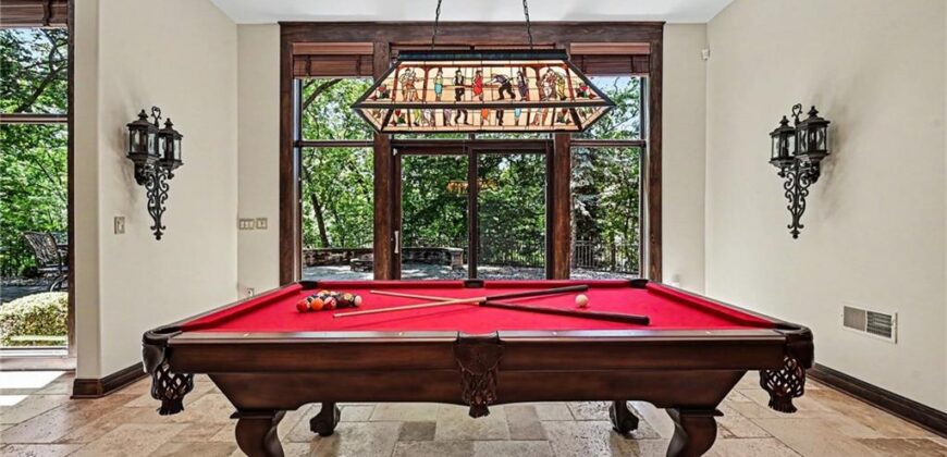 6104 Timberidge Court, Parkville, MO 64152