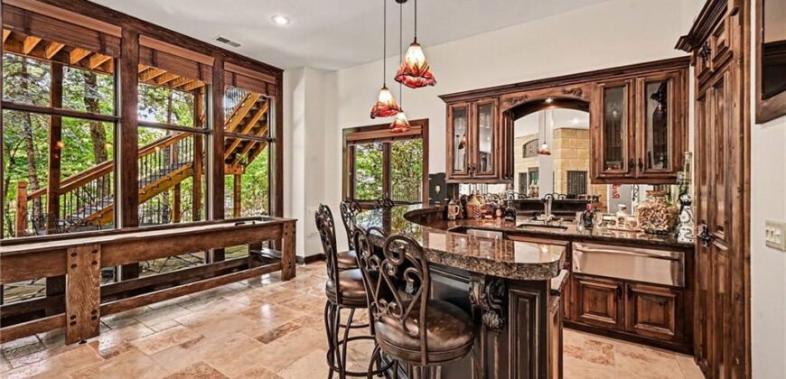 6104 Timberidge Court, Parkville, MO 64152