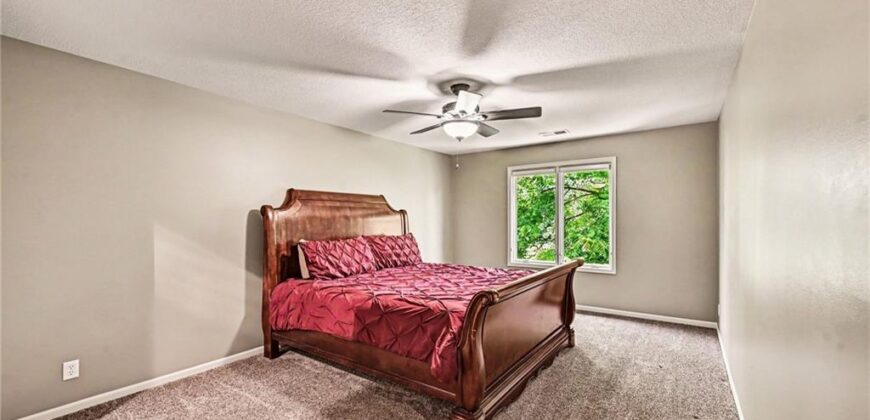6104 Timberidge Court, Parkville, MO 64152