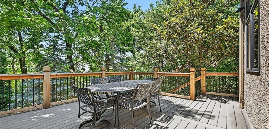 6104 Timberidge Court, Parkville, MO 64152