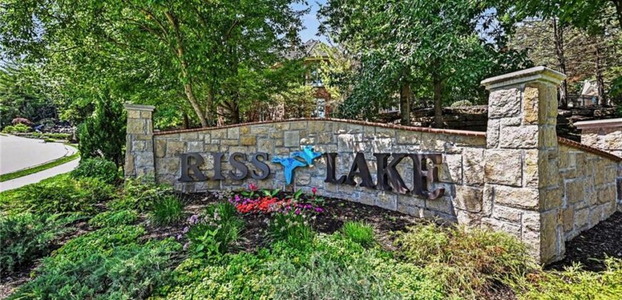 6104 Timberidge Court, Parkville, MO 64152