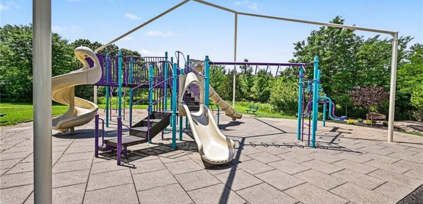 6104 Timberidge Court, Parkville, MO 64152