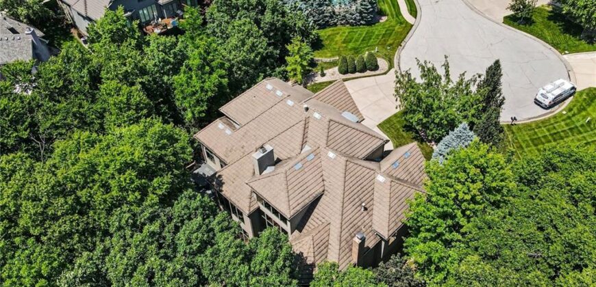 6104 Timberidge Court, Parkville, MO 64152