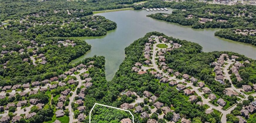 6104 Timberidge Court, Parkville, MO 64152