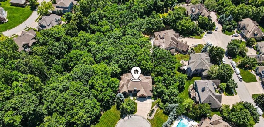 6104 Timberidge Court, Parkville, MO 64152