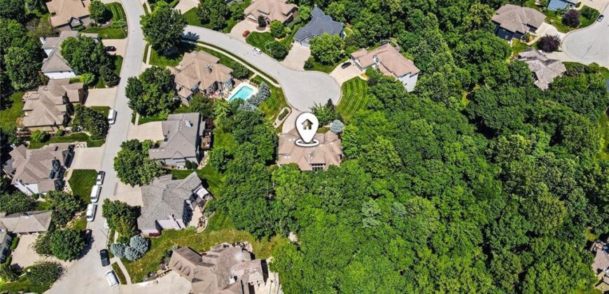 6104 Timberidge Court, Parkville, MO 64152
