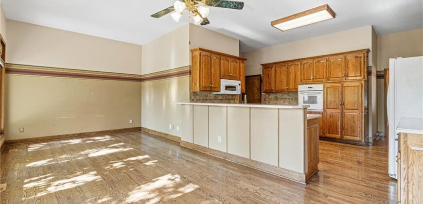 7809 N Revere Drive, Kansas City, MO 64151
