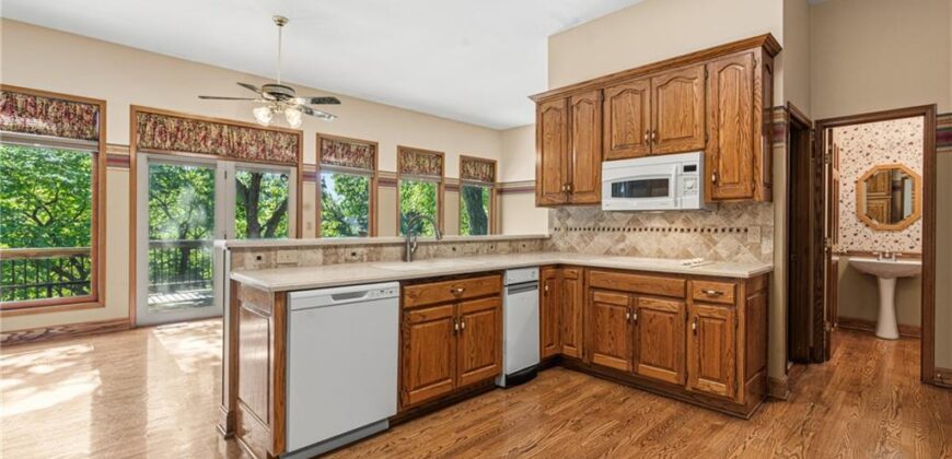7809 N Revere Drive, Kansas City, MO 64151