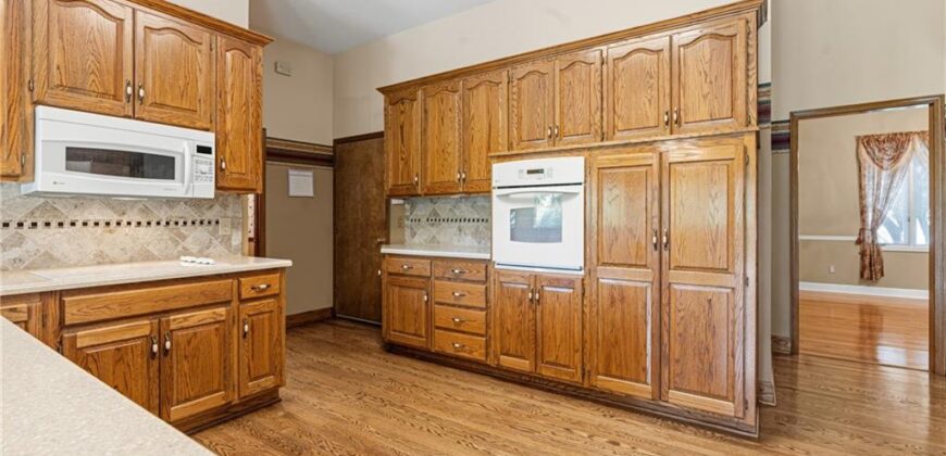 7809 N Revere Drive, Kansas City, MO 64151