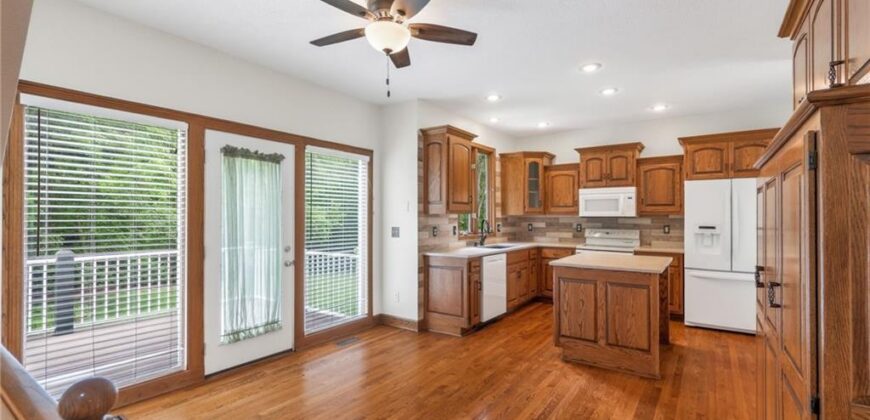9027 N Manning Avenue, Kansas City, MO 64157