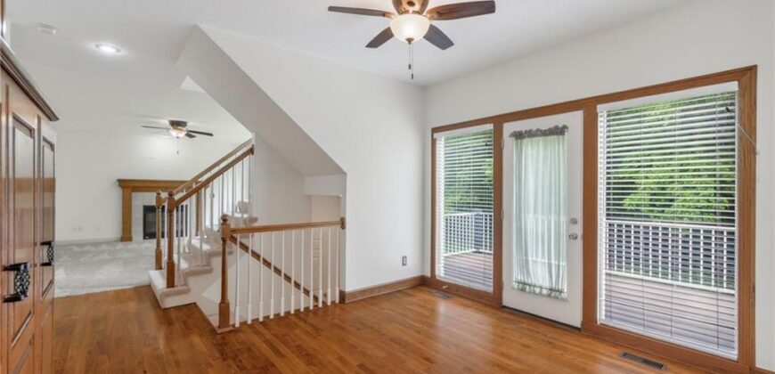 9027 N Manning Avenue, Kansas City, MO 64157