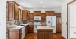 9027 N Manning Avenue, Kansas City, MO 64157