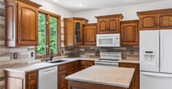 9027 N Manning Avenue, Kansas City, MO 64157