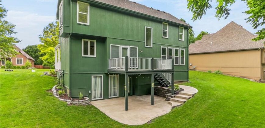 9027 N Manning Avenue, Kansas City, MO 64157