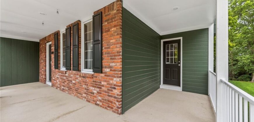 9027 N Manning Avenue, Kansas City, MO 64157