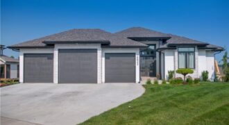 14622 Thousand Oaks Place Place, Parkville, MO 64152