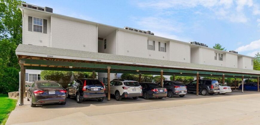 2305 NE 68th Street, Gladstone, MO 64118
