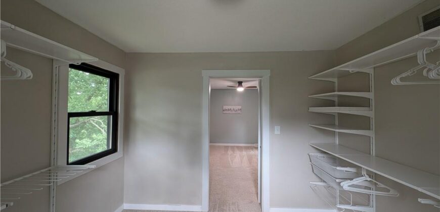 7716 NW 69th Terrace, Kansas City, MO 64152